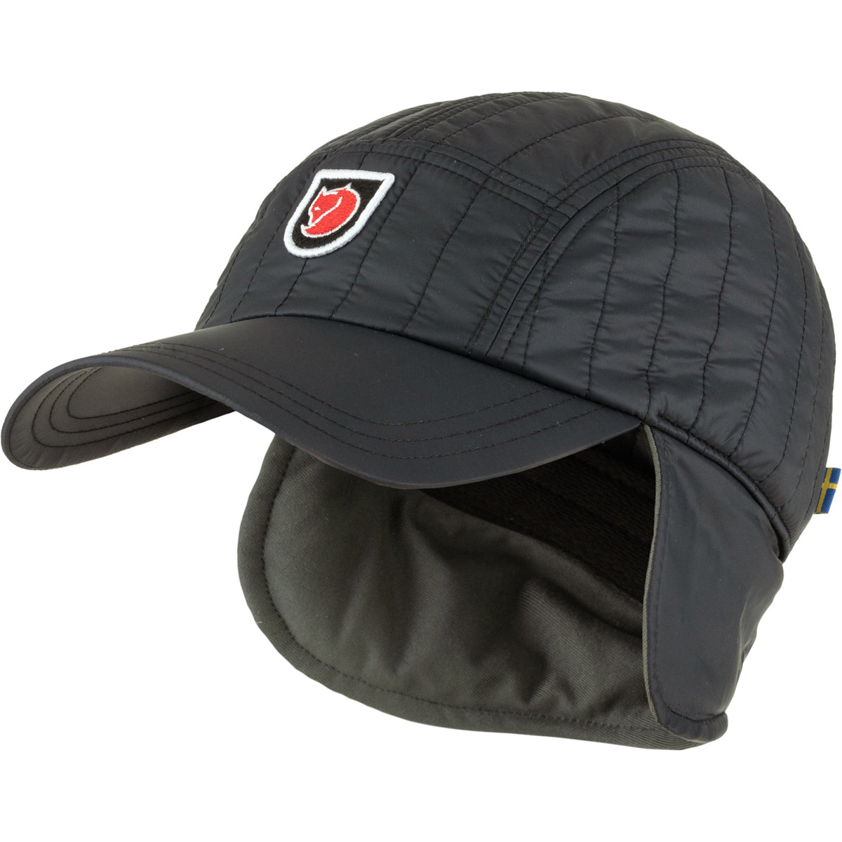 Fjällräven Expedition Lätt Cap on kevyt ja lämmin topattu talvihattu, joka on suunniteltu kylmiin talvipäiviin, talviretkeilyyn ja päivittäiseen ulkoiluun. Kevyen rakenteensa ansiosta hattu on helppo pakata mukaan retkelle, matkalle tai työmatkalle, kun taas synteettinen eriste auttaa pitämään pään lämpimänä kylmissä olosuhteissa.