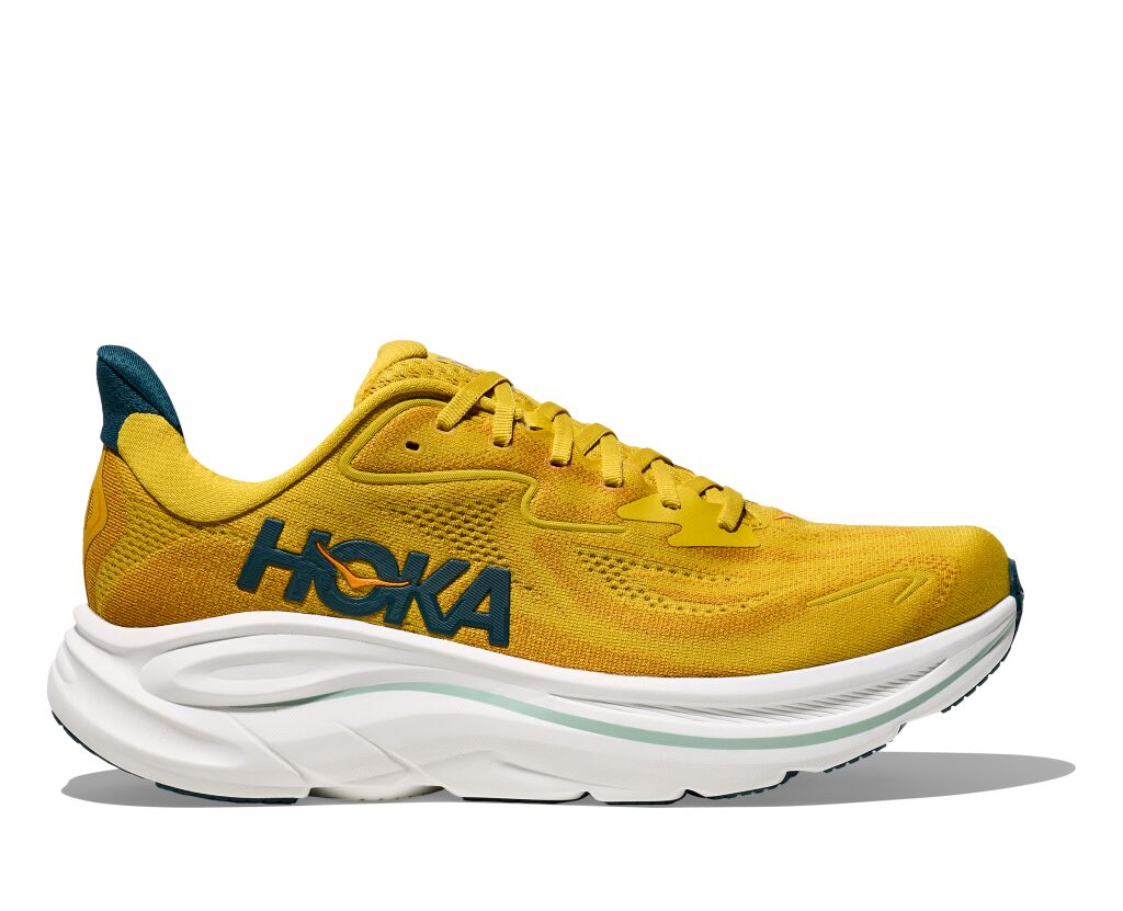 Hoka Clifton 10 miesten juoksukengät on luotettava ja suosittu juoksukenkä päivittäiseen harjoitteluun. Clifton-mallisto on ollut HOKAn vaimennettujen juoksukenkien kulmakivi jo yli 10 vuoden ajan, ja Clifton 10 vie mukavuuden uudelle tasolle entistä pehmeämmällä ja viimeistellymmällä rakenteella.