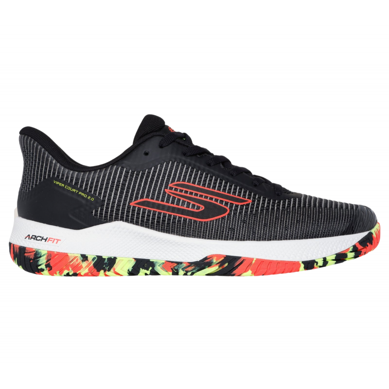 Skechers Viper Court Pro 2.0 on suorituskykyinen yleiskenkä, joka on suunniteltu sisä-ja ulkokenttien nopeaan peliin. Malli soveltuu, salibandyyn, lentopalloon, padeliin, että massakentälle tennikseen, joten kenkä toimii monipuolisesti erilaisissa mailapeleissä.