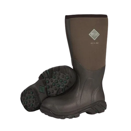 Muck Boot Arctic Pro ACP-998K on äärimmäisiin olosuhteisiin suunniteltu lämmin ja vedenpitävä saapas metsästykseen, ulkotöihin ja talven vaativiin olosuhteisiin. Se sopii erityisesti pitkille passipäiville ja ulkona työskentelyyn kovilla pakkasilla.