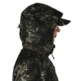 Alaska 1795 Superior Pro BlindTech Invisible II on tekninen naisten metsästystakki, joka on suunniteltu vaativiin pohjoismaisiin metsästysolosuhteisiin. Takki yhdistää hiljaisen rakenteen, korkean vedenpitävyyden ja erinomaisen hengittävyyden aktiiviseen metsästykseen tilanteissa, joissa liikkuminen, sääsuoja ja huomaamattomuus ovat ratkaisevia.