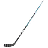 CCM JetSpeed FT9 Pro Int on huipputason jääkiekkomaila pelaajalle, joka haluaa nopean laukaisun, tarkan kiekonkäsittelyn ja kevyen komposiittimailan kilpailulliseen jääkiekkoon.