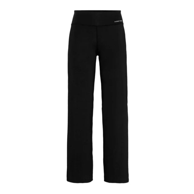 Kari Traa Ava Bootcut Tights on suunniteltu aktiiviselle naiselle, joka arvostaa suorituskykyä, mukavuutta ja tyylikästä istuvuutta.