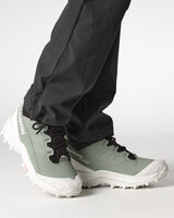 Salomon Crosstrak WP W on naisten vedenpitävä talvikenkä, joka on suunniteltu lumisille poluille ja kylmiin talvipäiviin. Agave Green / Black / Canary Green -väritys yhdistää vihreän ja mustan kirkkaisiin yksityiskohtiin.