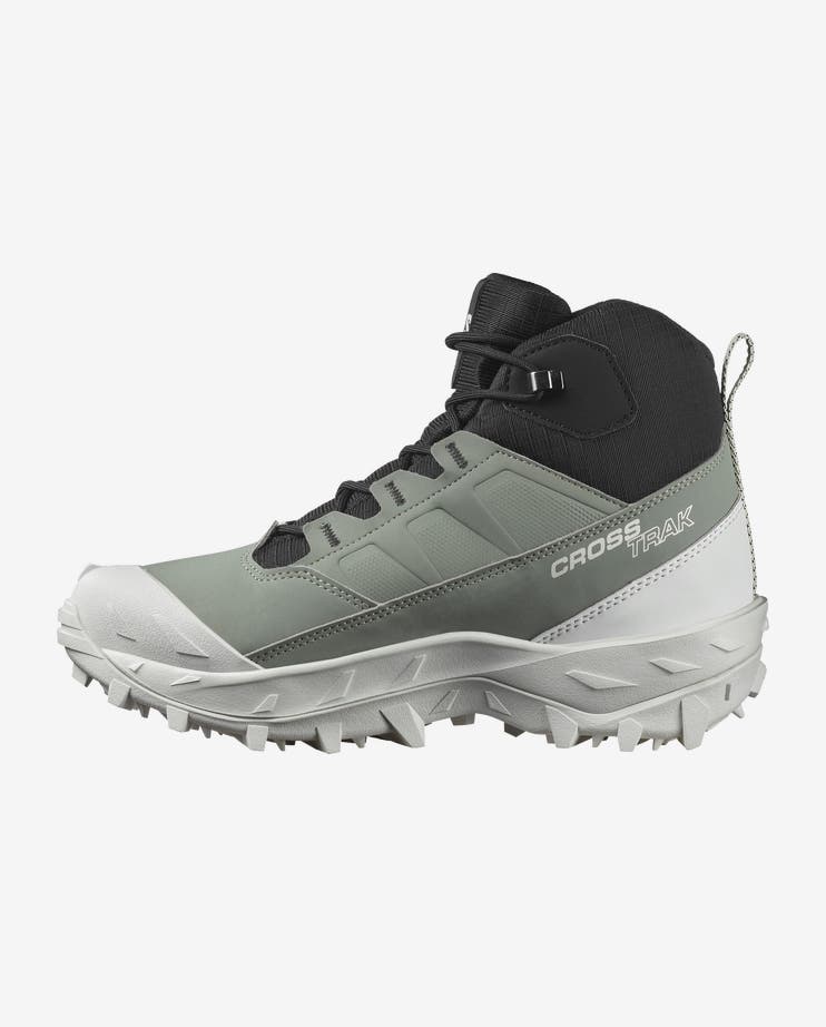 Salomon Crosstrak WP W on naisten vedenpitävä talvikenkä, joka on suunniteltu lumisille poluille ja kylmiin talvipäiviin. Agave Green / Black / Canary Green -väritys yhdistää vihreän ja mustan kirkkaisiin yksityiskohtiin.