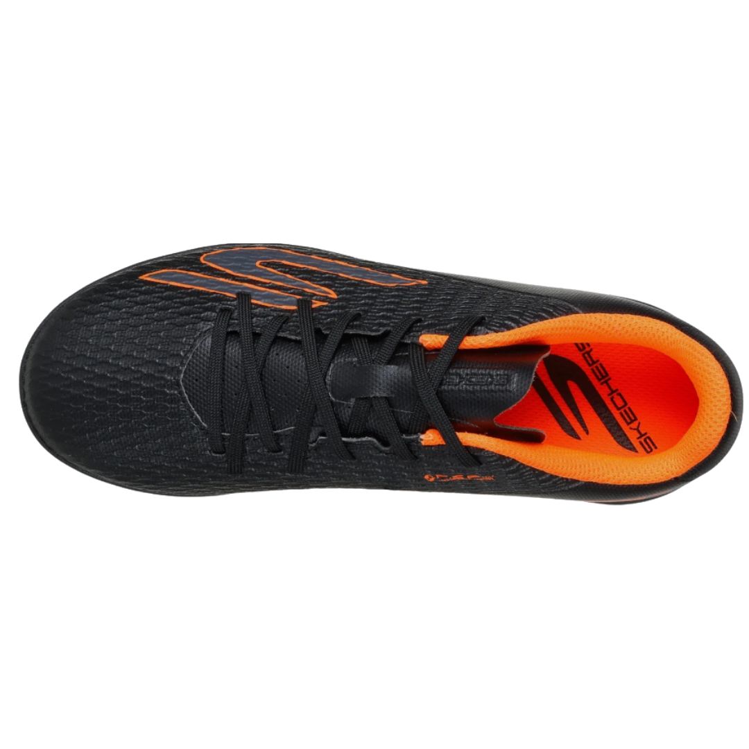 Skechers SKX 2 Club IC on kevyt ja ketterä jalkapallon sisäpelikenkä, joka on suunniteltu pelaajalle, joka haluaa yhdistää tarkan pallotuntuman, hallitut liikkeet ja pitävän pohjan. Skechers jalkapallokengät sopivat erityisesti futsaliin, sisäjalkapalloon sekä koville ja tasaisille court pinnoille.