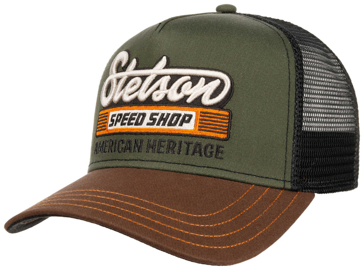Stetson Trucker Cap Speed Shop yhdistää klassisen amerikkalaisen trucker-lippiksen ilmeen Stetsonin tunnettuun laatuun. Näyttävä Speed Shop -brodeeraus tuo lippikseen ripauksen moottoriurheilun, autokulttuurin ja vanhan ajan korjaamohenkistä tyyliä. Ajaton muotoilu sopii yhtä hyvin vapaa-aikaan, ulkoiluun, matkailuun kuin jokapäiväiseen käyttöön.