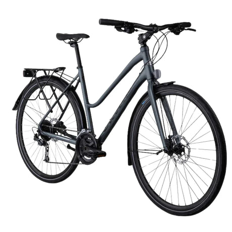 Crescent Nikka 28" on tyylikäs ja sporttinen naisten hybridipyörä, joka yhdistää ajomukavuuden, käytännöllisyyden ja kevyesti rullaavan ajotuntuman. Pyörä on suunniteltu aktiiviselle käyttäjälle, joka arvostaa laadukasta hybridipyörää työmatkoille, kuntolenkkeilyyn ja päivittäiseen kaupunkiajoon.